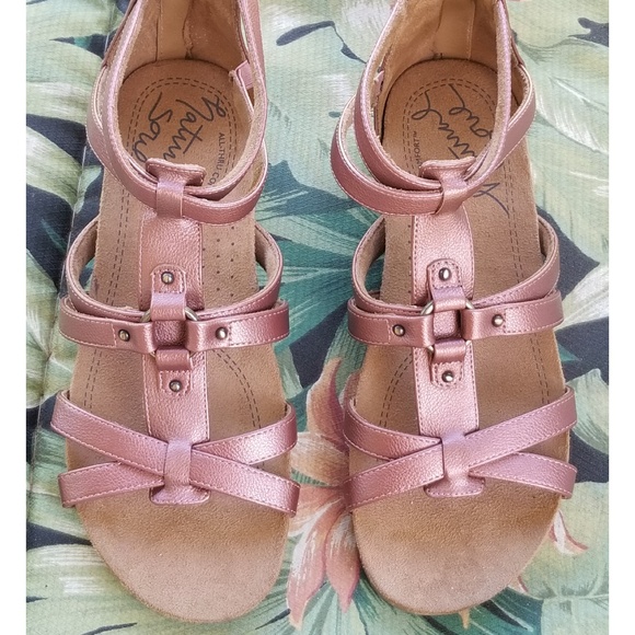 Naturalizer Shoes - NWOT Naturalizer Natural Soul Annie Sandal - 9.5M